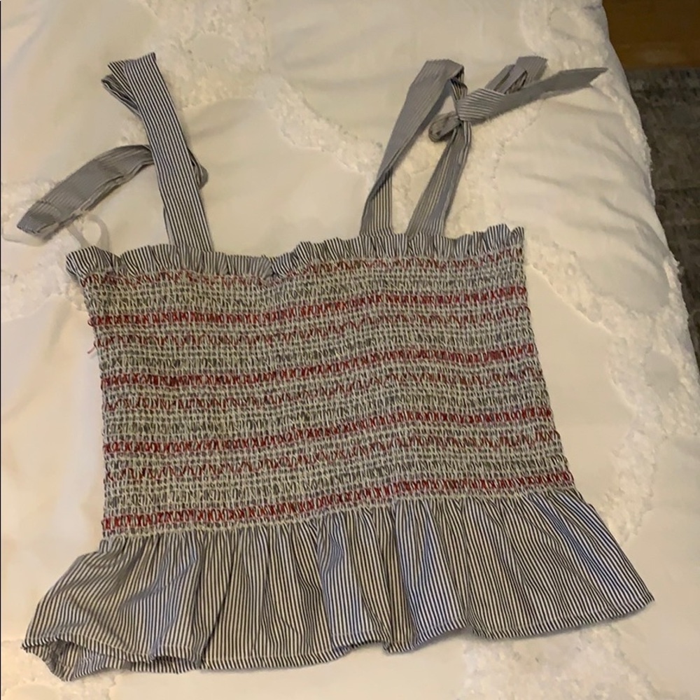 Tie sleeves rubbed crop top